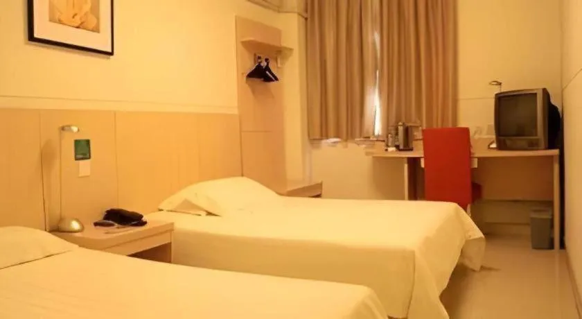 Bed in Jinjiang Inn Qingdao Development Zone Jinggangshan Rd.