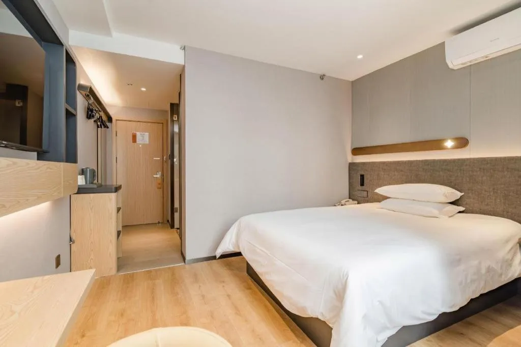 Bed in Jinjiang Inn Qingdao Development Zone Jinggangshan Rd.