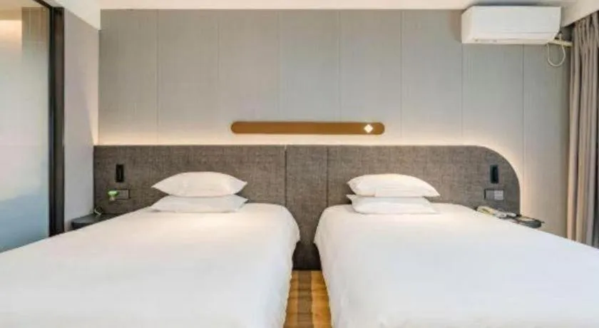 Bed in Jinjiang Inn Qingdao Development Zone Jinggangshan Rd.