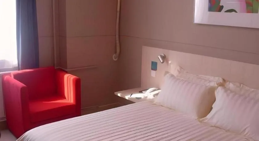 Bed in Jinjiang Inn Qingdao Development Zone Jinggangshan Rd.