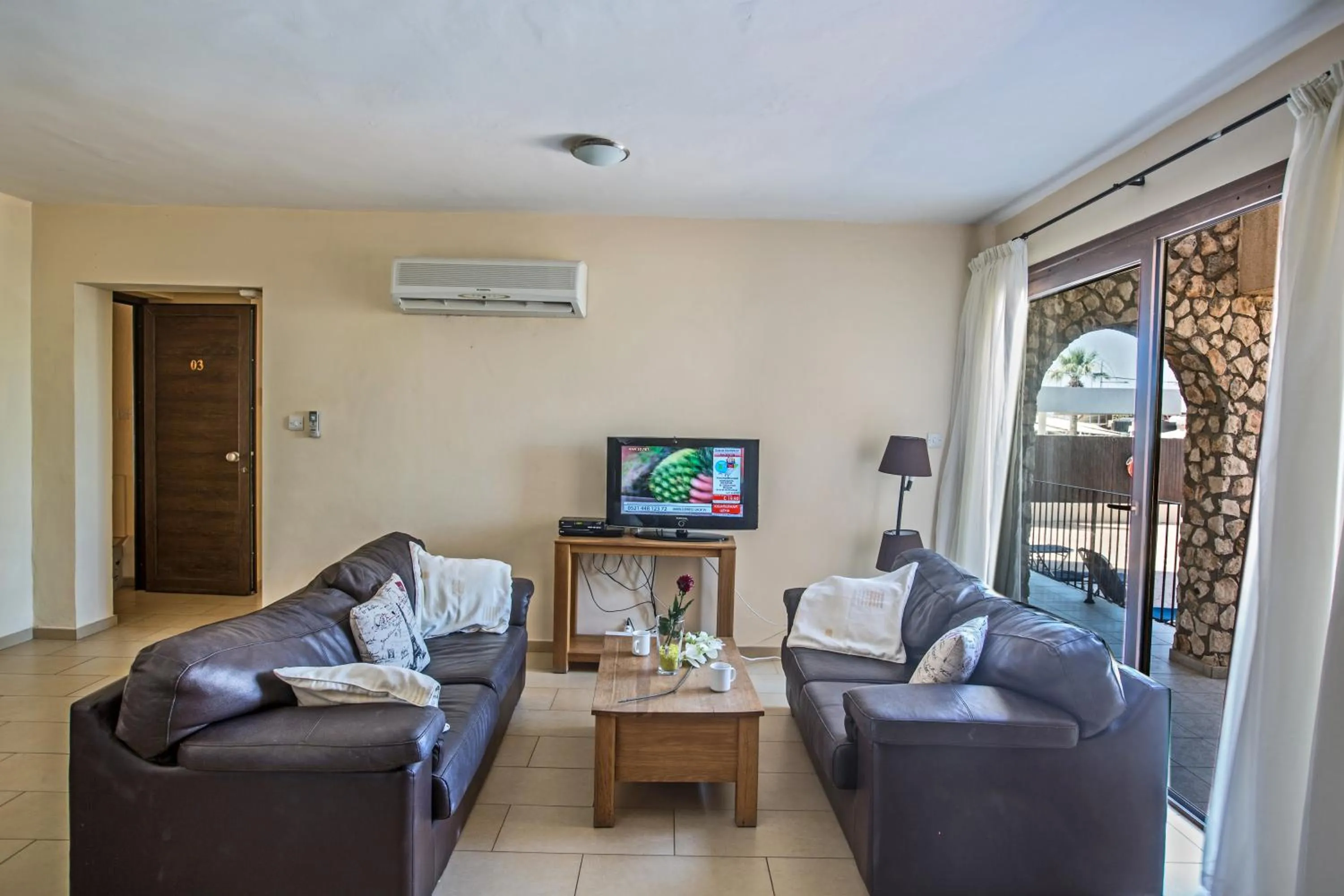 TV and multimedia in Napiana Apartments