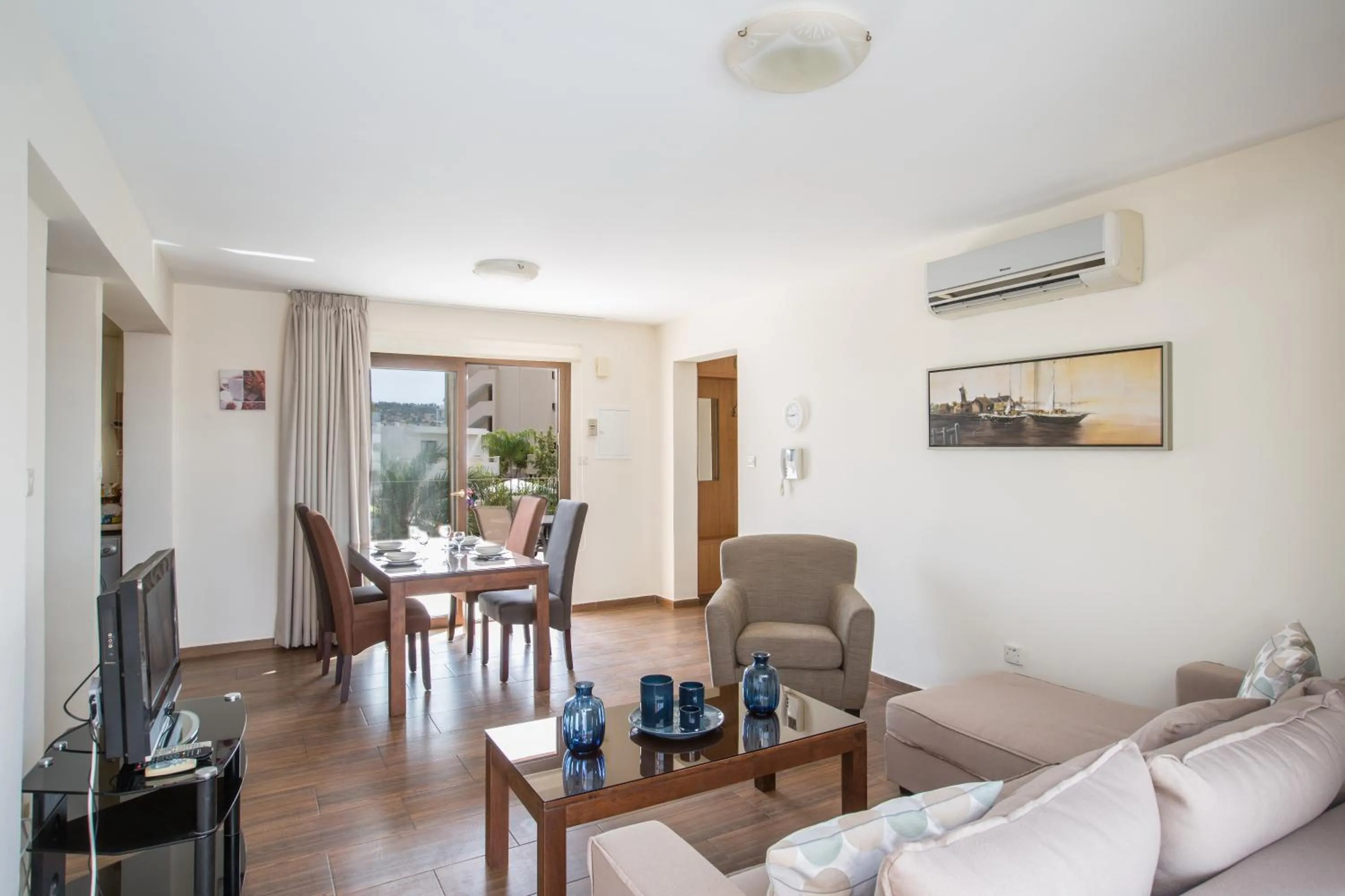 TV and multimedia in Napiana Apartments