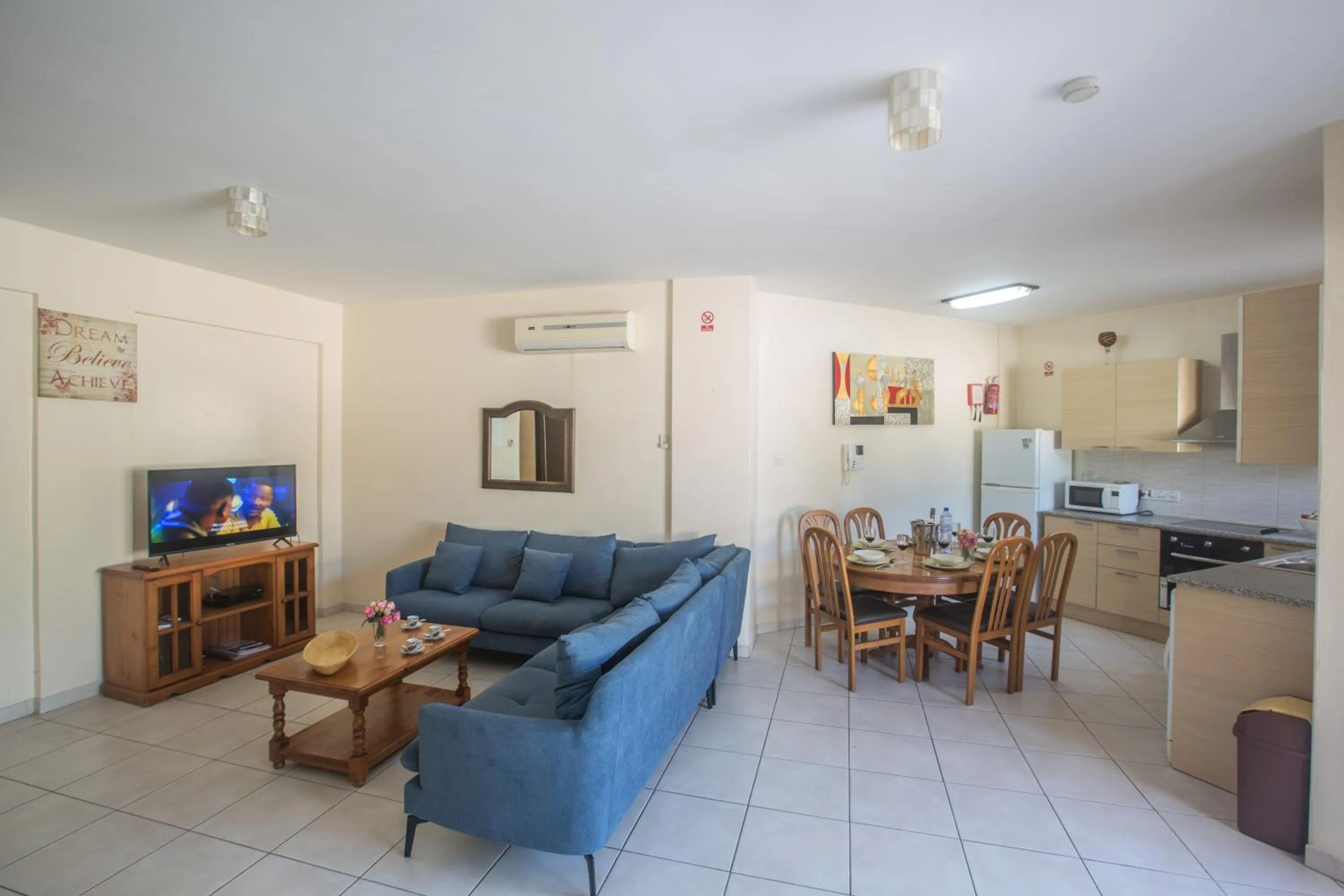 TV and multimedia in Napiana Apartments