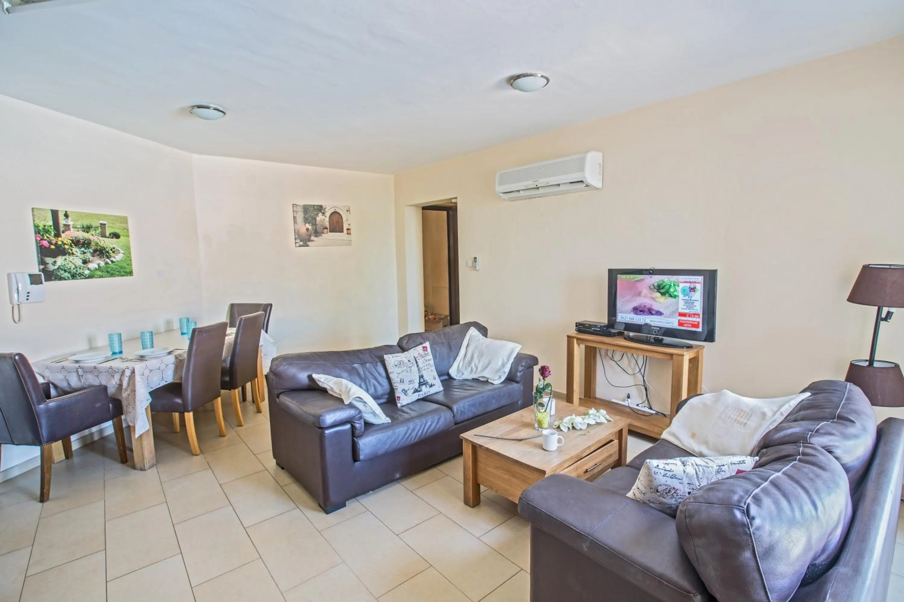 TV and multimedia in Napiana Apartments