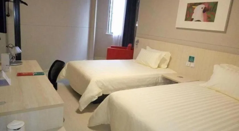 Bed in JinJiang Inn Baoji Administra Tion Center