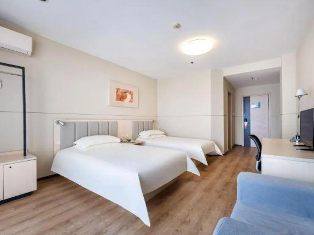 Bed in JinJiang Inn Baoji Administra Tion Center