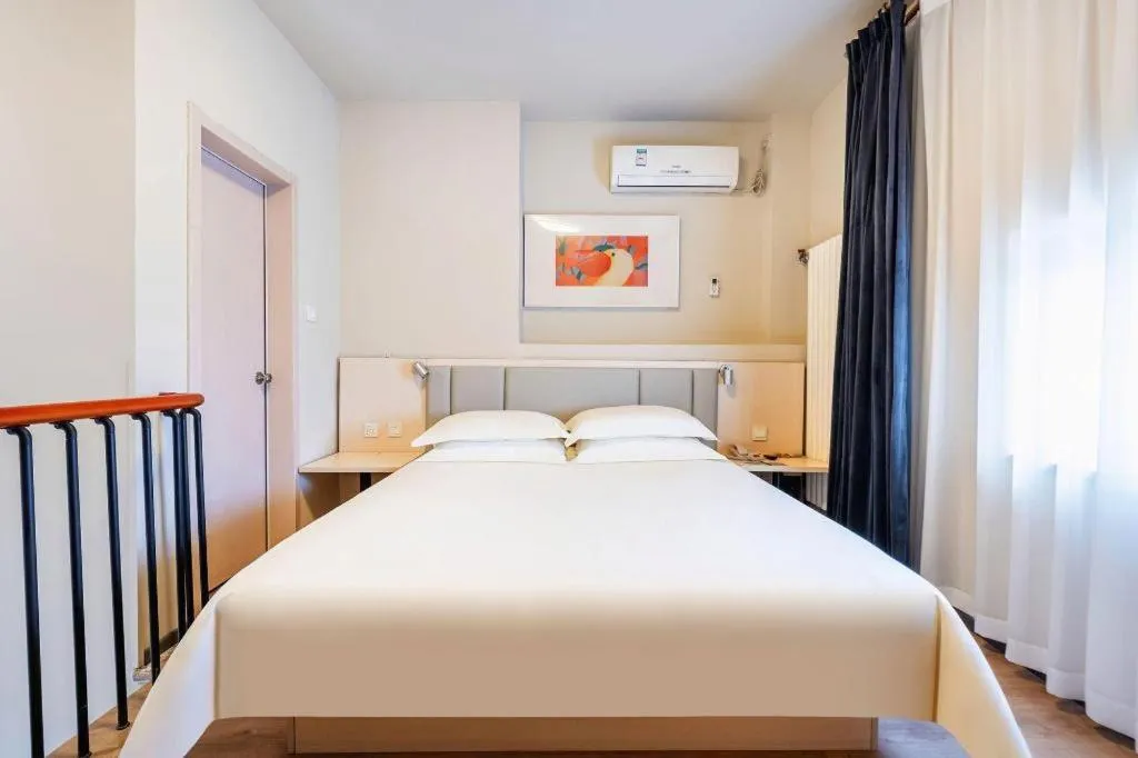 Bed in JinJiang Inn Baoji Administra Tion Center