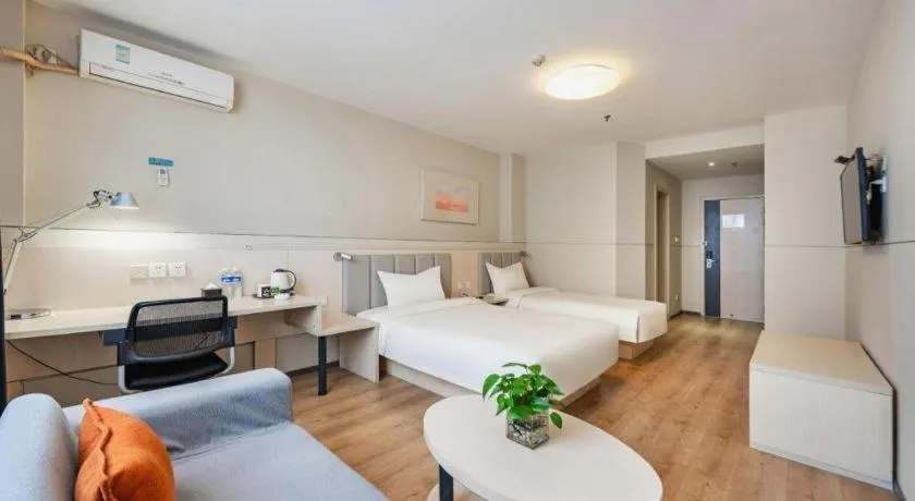 Bed in JinJiang Inn Baoji Administra Tion Center