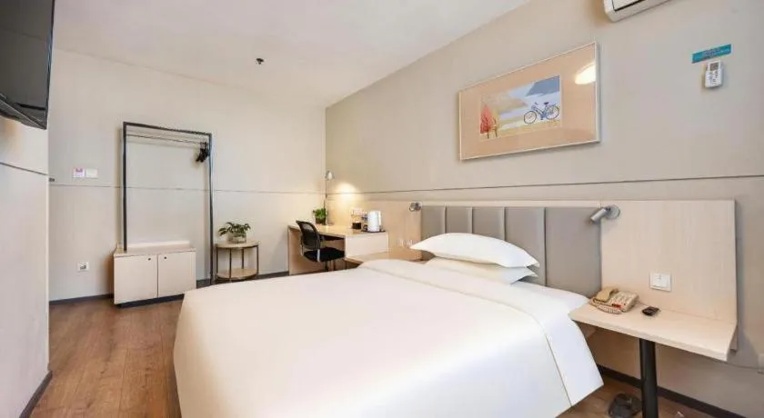 Bed in JinJiang Inn Baoji Administra Tion Center