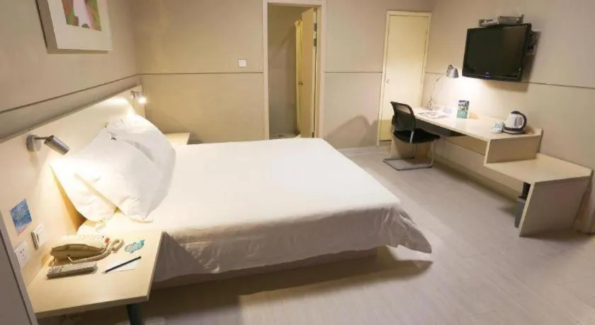 Bed in JinJiang Inn Baoji Administra Tion Center