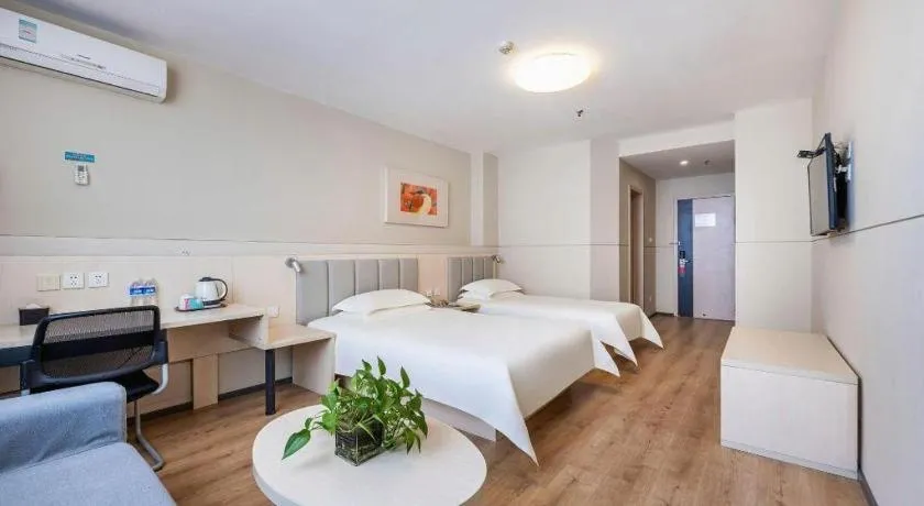 Bed in JinJiang Inn Baoji Administra Tion Center