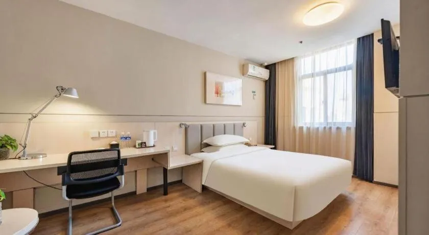 Bed in JinJiang Inn Baoji Administra Tion Center