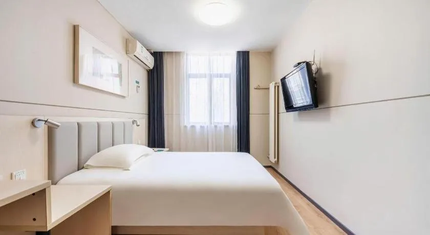 Bed in JinJiang Inn Baoji Administra Tion Center