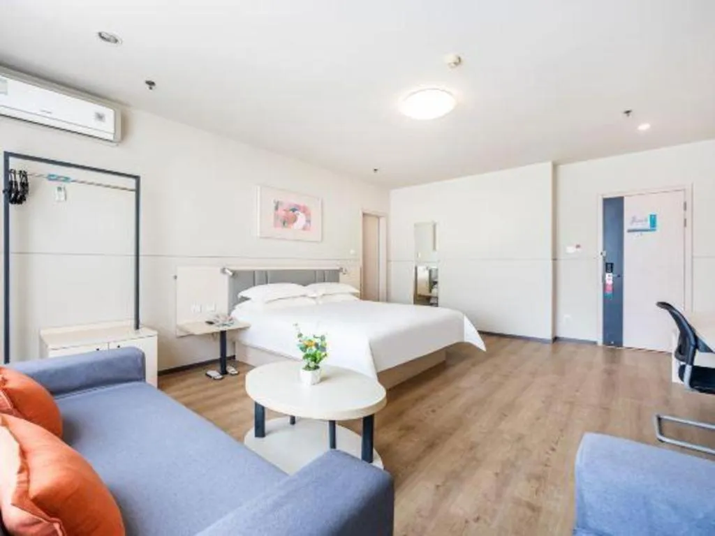 Bed in JinJiang Inn Baoji Administra Tion Center