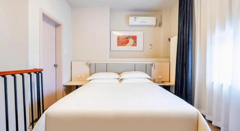 Bed in JinJiang Inn Baoji Administra Tion Center