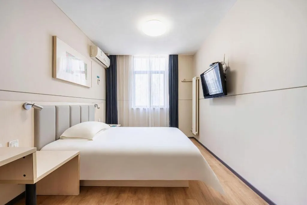 Bed in JinJiang Inn Baoji Administra Tion Center