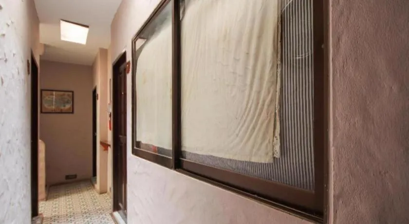 OYO 1103 Pirates House Hotel