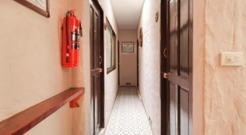 OYO 1103 Pirates House Hotel