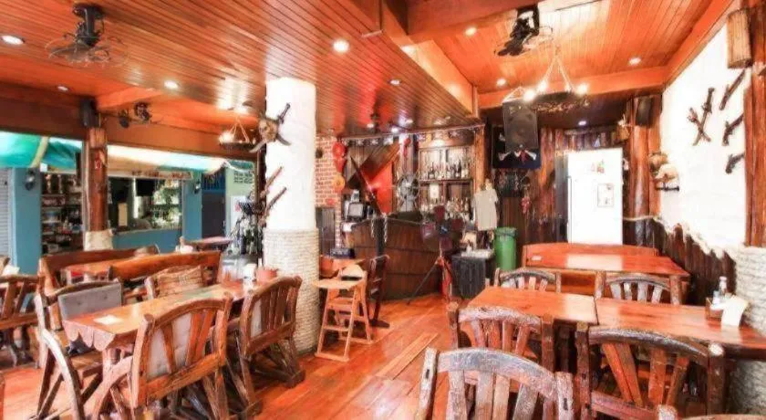 OYO 1103 Pirates House Hotel