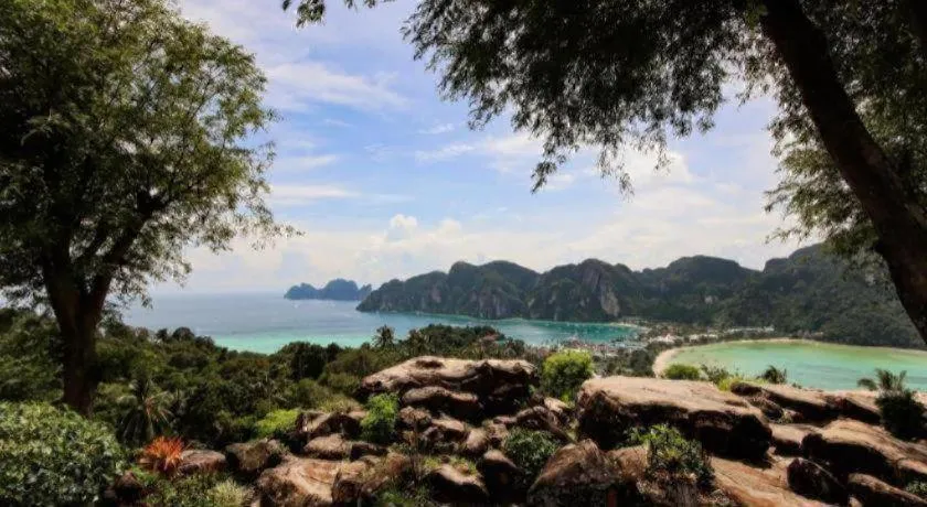 OYO 1103 Pirates House Hotel