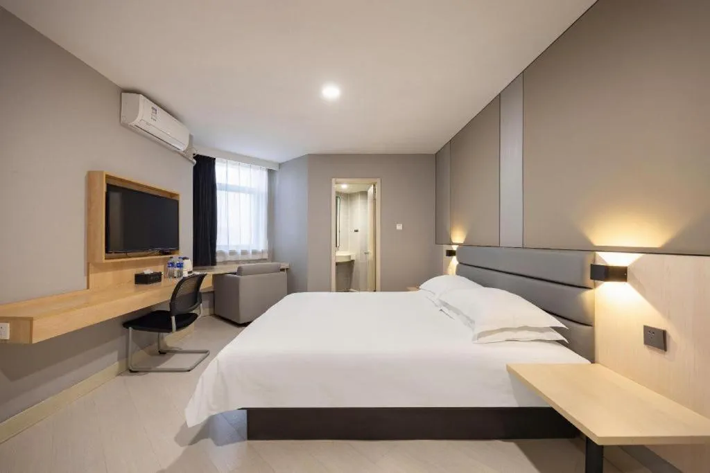 Bed in Jinjiang Inn Jinzhou Luoyang Road