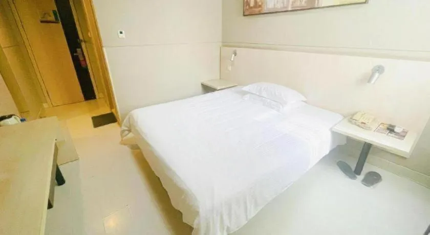 Bed in Jinjiang Inn Jinzhou Luoyang Road