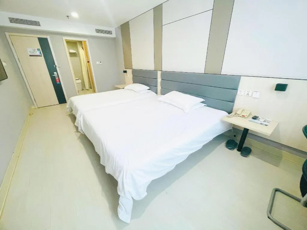 Bed in Jinjiang Inn Jinzhou Luoyang Road