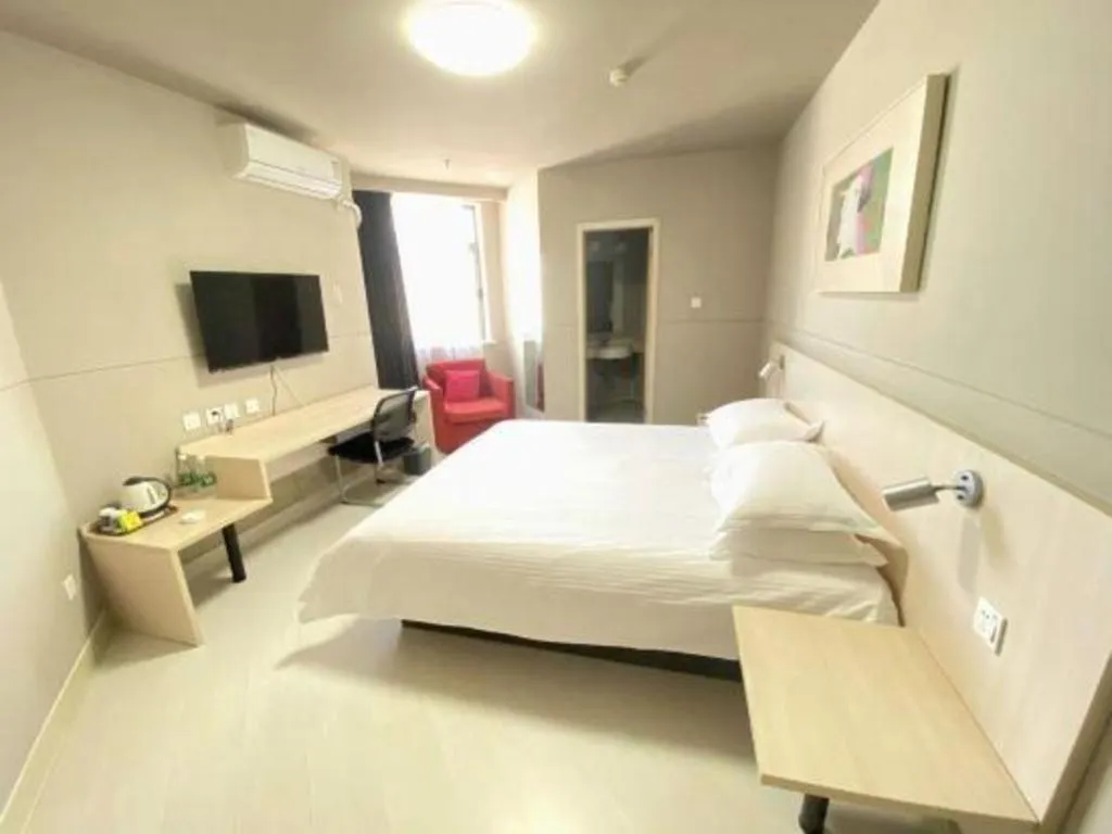 Bed in Jinjiang Inn Jinzhou Luoyang Road