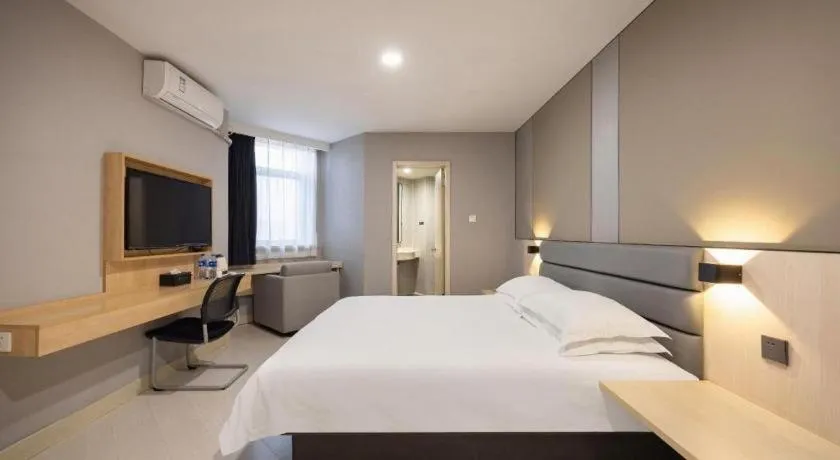 Bed in Jinjiang Inn Jinzhou Luoyang Road