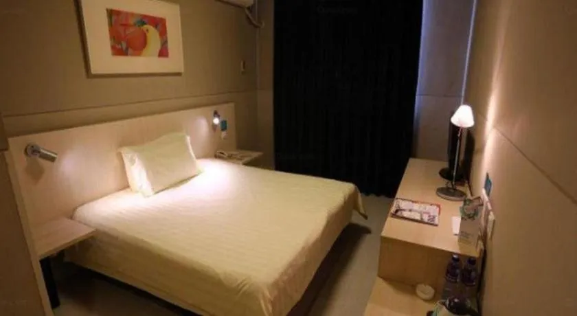 Bed in Jinjiang Inn Jinzhou Luoyang Road