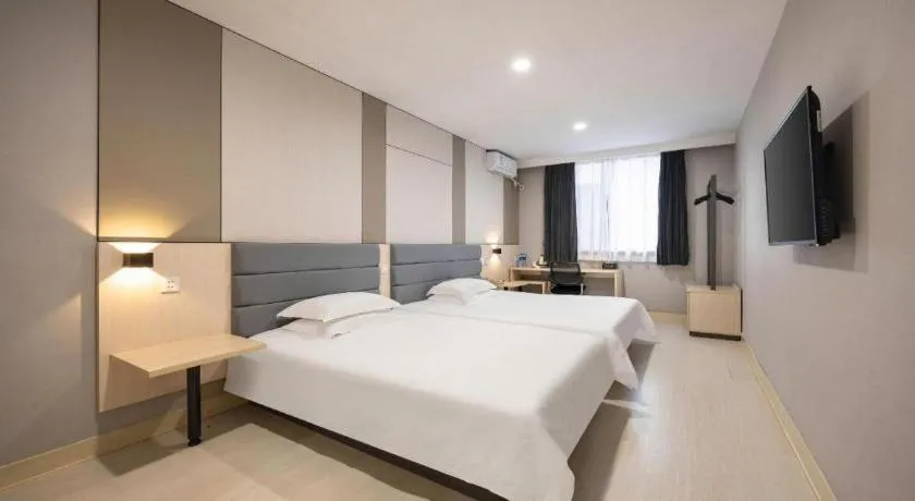 Bed in Jinjiang Inn Jinzhou Luoyang Road