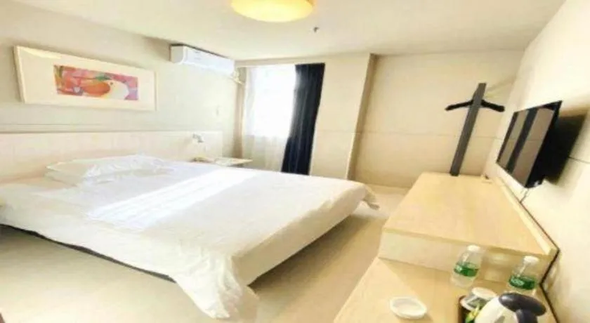 Bed in Jinjiang Inn Jinzhou Luoyang Road