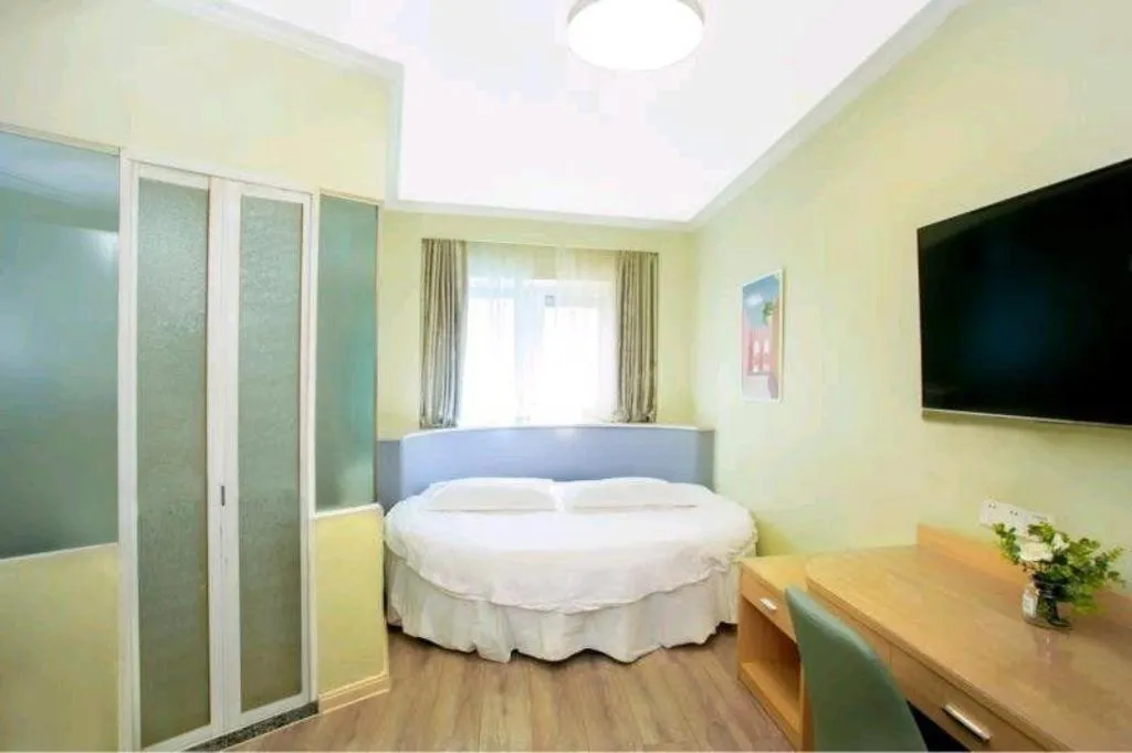 Bed in Super 8 Hotel Chengde Imperial Summer Resort