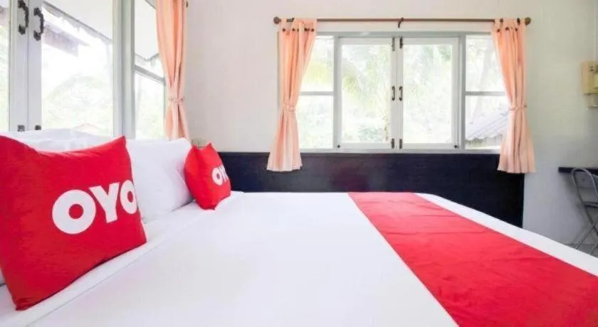 Bed in OYO 606 Baan Suansabai Pleanpanmai Resort Amphawa