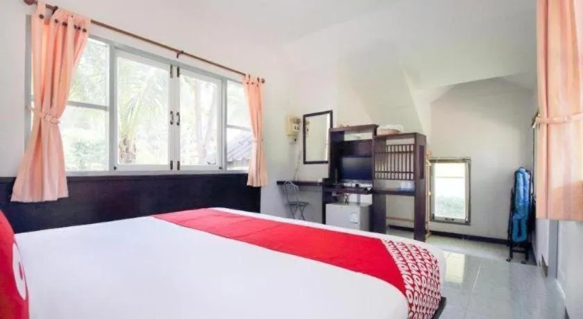 Bed in OYO 606 Baan Suansabai Pleanpanmai Resort Amphawa