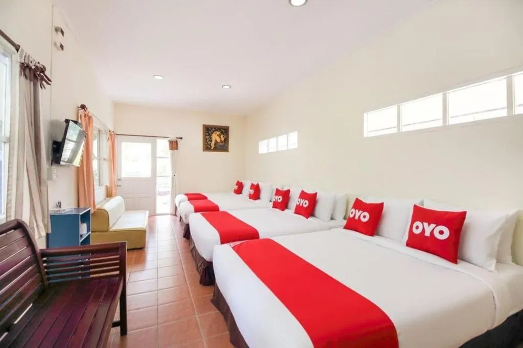 Bed in OYO 606 Baan Suansabai Pleanpanmai Resort Amphawa