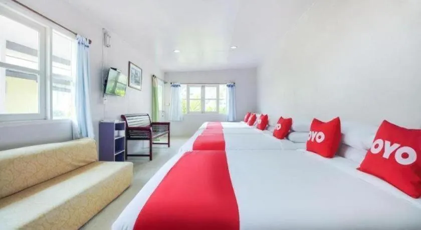 Bed in OYO 606 Baan Suansabai Pleanpanmai Resort Amphawa