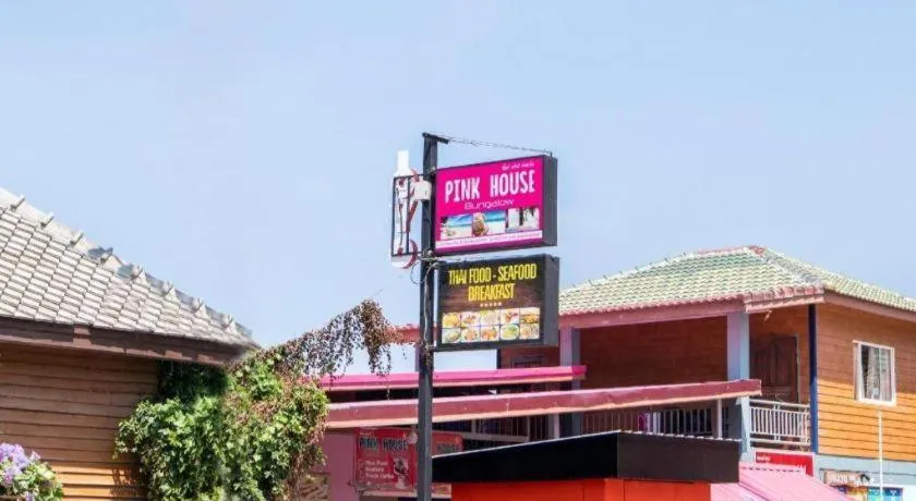 OYO 797 Pink House Bungalow