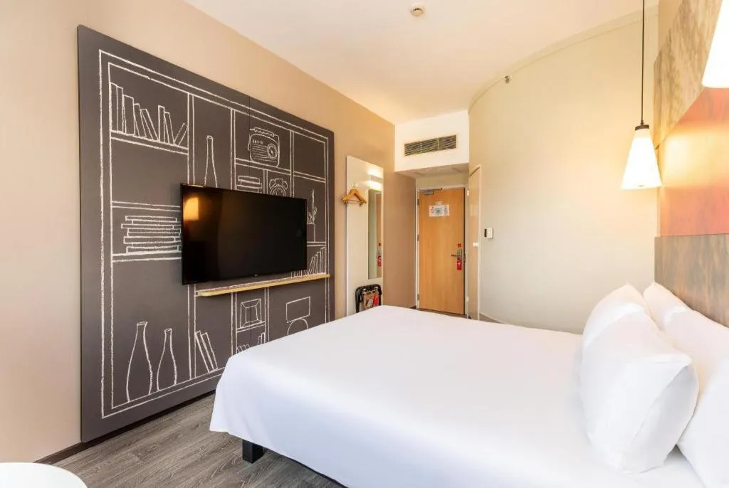 Bed in Ibis Shanghai Expo Dongming Road Metro Station