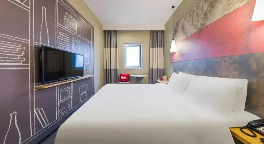 Bed in Ibis Shanghai Expo Dongming Road Metro Station Bed in Ibis Shanghai Expo Dongming Road Metro Station