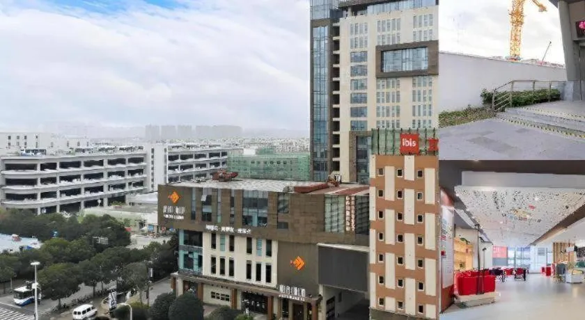 Ibis Shanghai Expo Dongming Road Metro Station