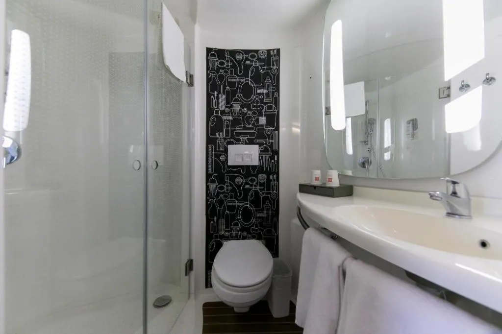 Ibis Shanghai Expo Dongming Road Metro Station