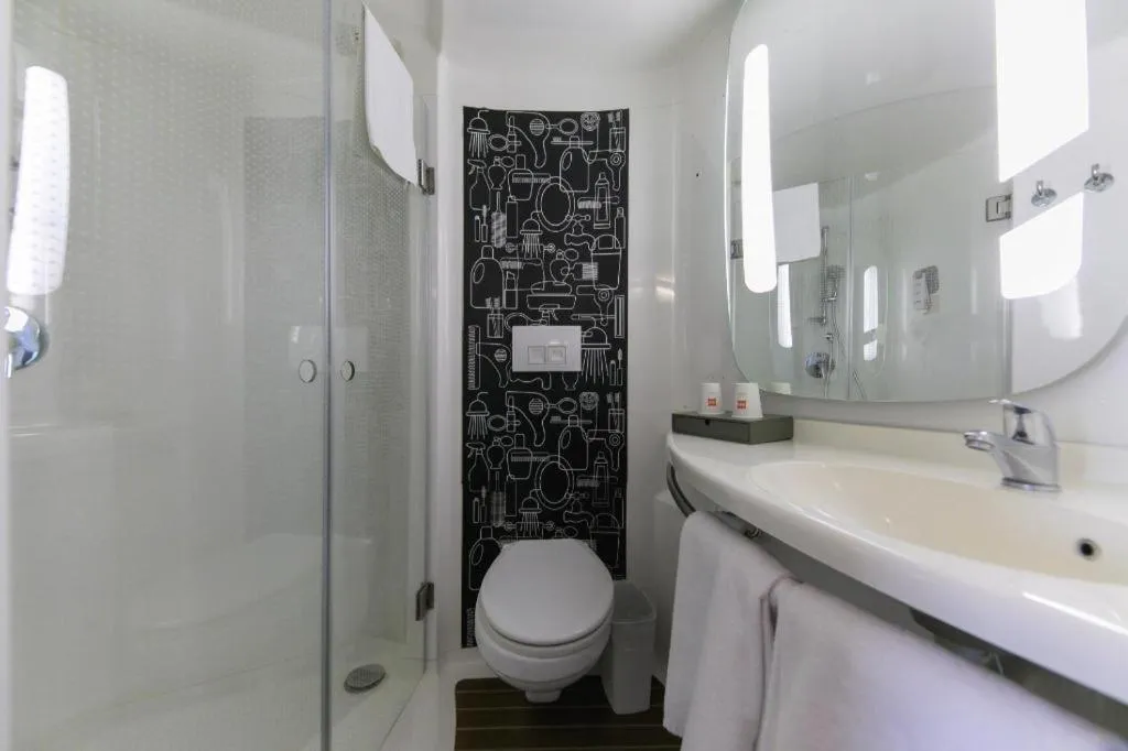 Ibis Shanghai Expo Dongming Road Metro Station