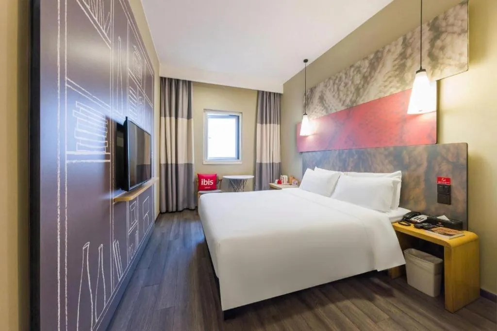 Bed in Ibis Shanghai Expo Dongming Road Metro Station