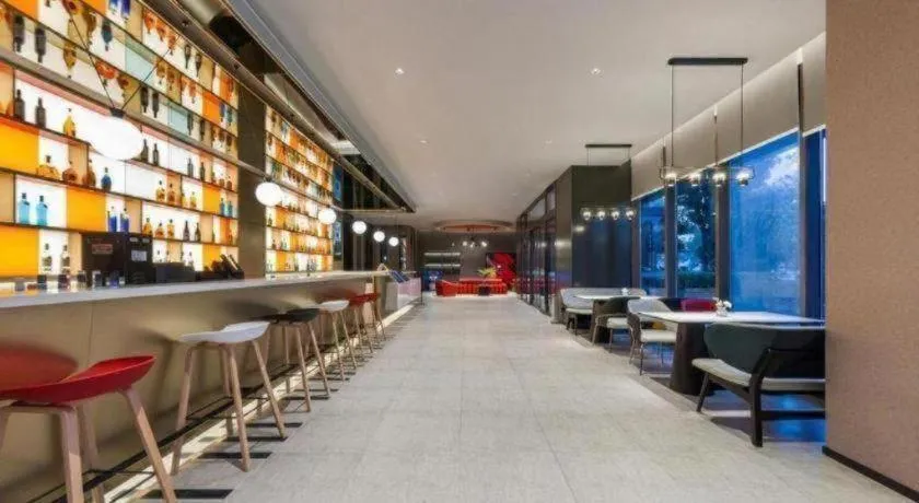 Ibis Shanghai Expo Dongming Road Metro Station