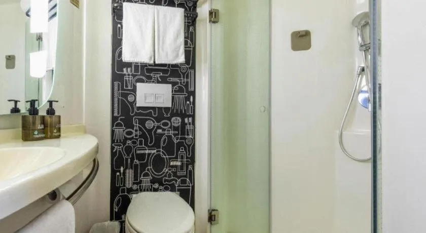 Ibis Shanghai Expo Dongming Road Metro Station