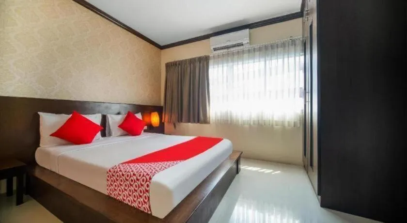 Bed in OYO 232 Patong City Hometel