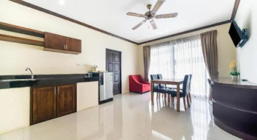 OYO 232 Patong City Hometel