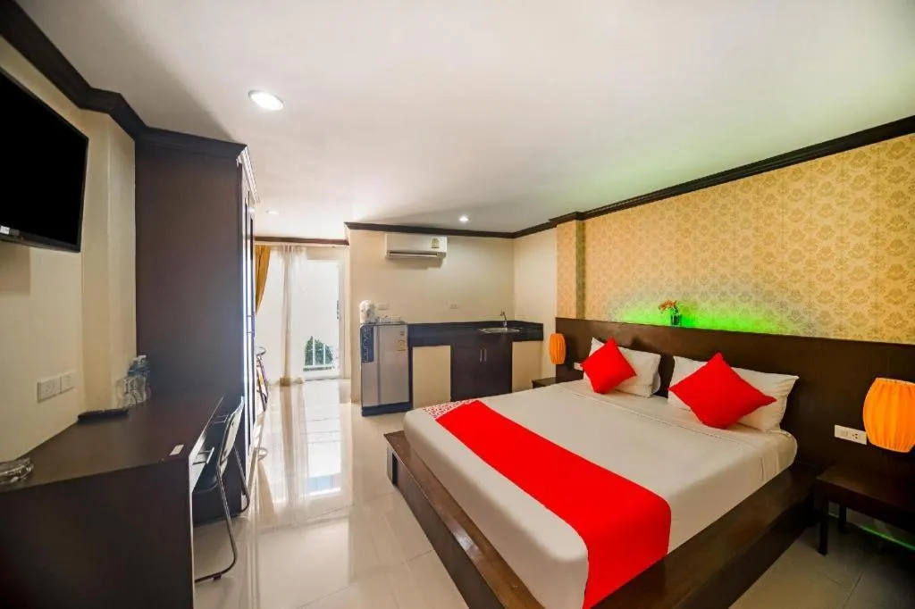 Bed in OYO 232 Patong City Hometel