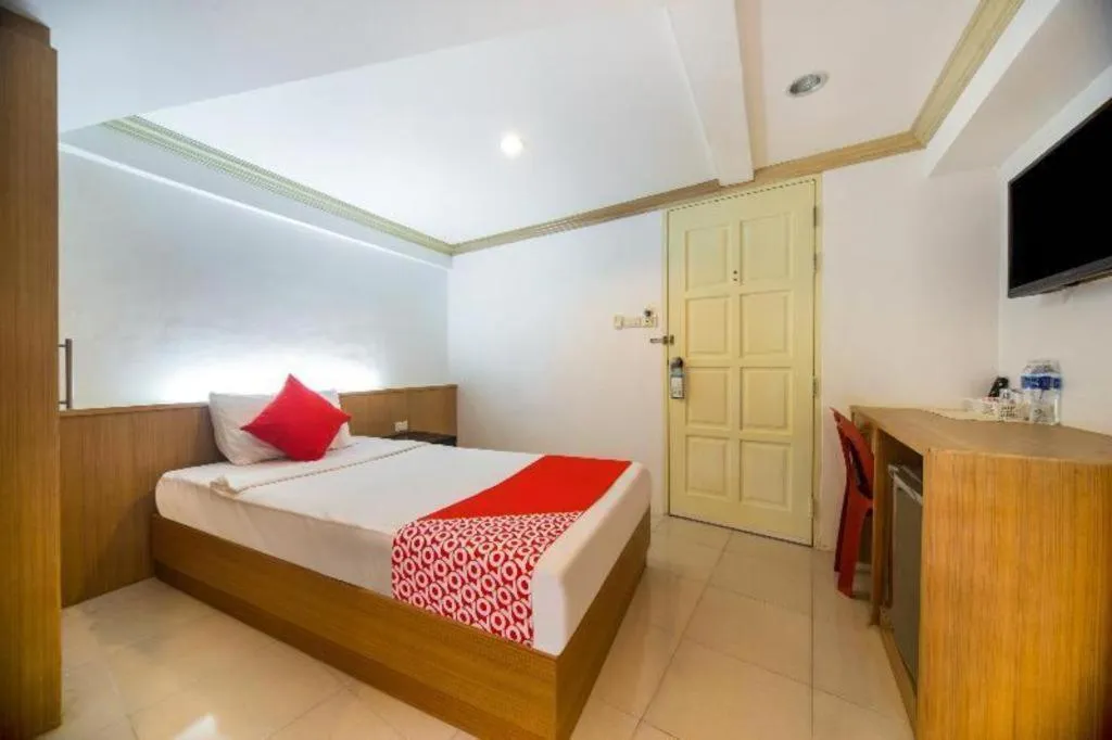 Bed in OYO 232 Patong City Hometel